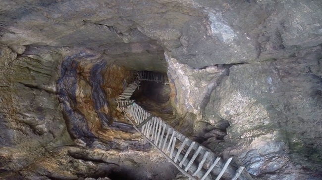 rat-hole-mining