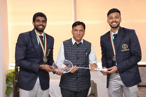 SATWIK-CHIRAG_AND_DR._MANSUKH_MANDAWIYA